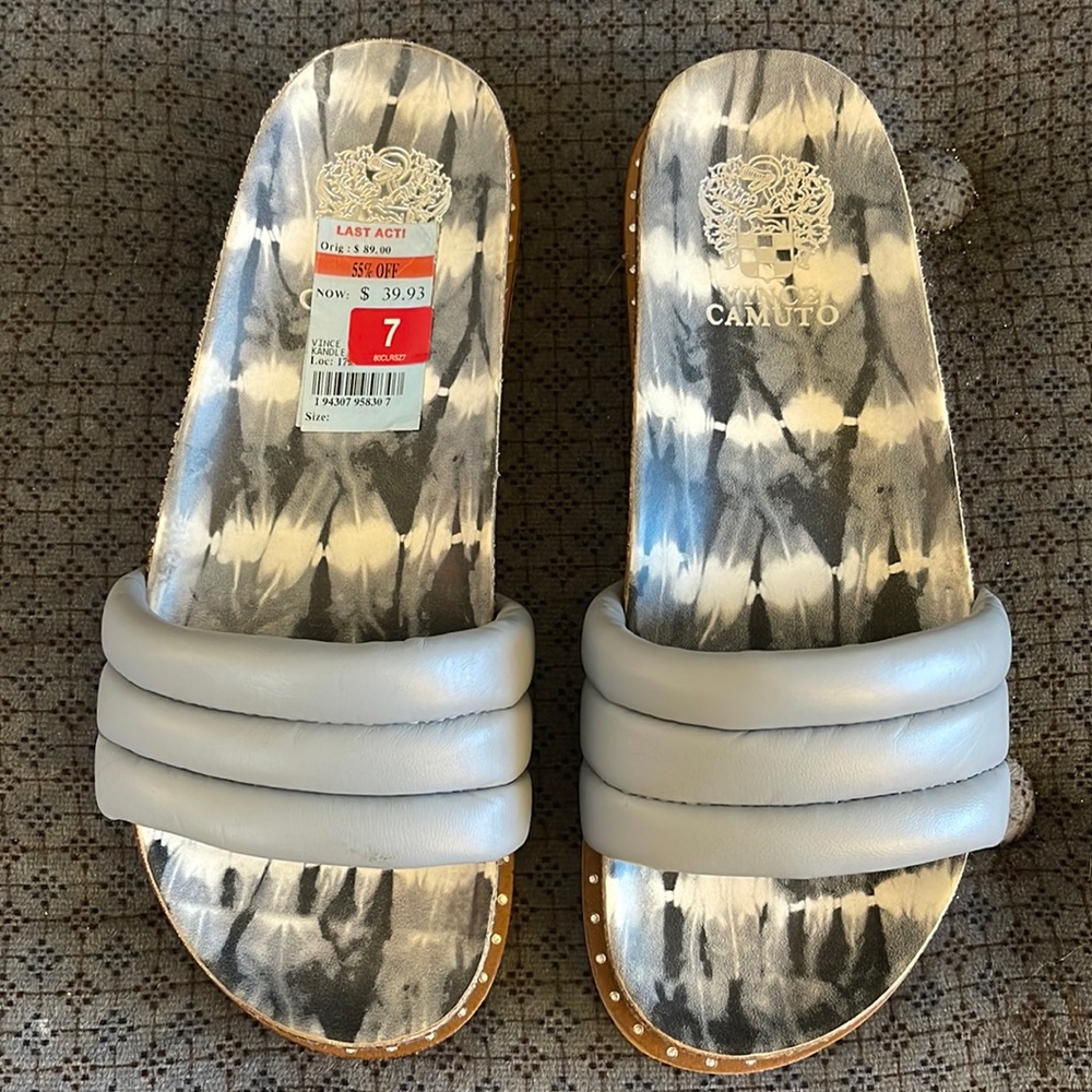 Vince Camuto Size 7 Slip On Sandals!!😍